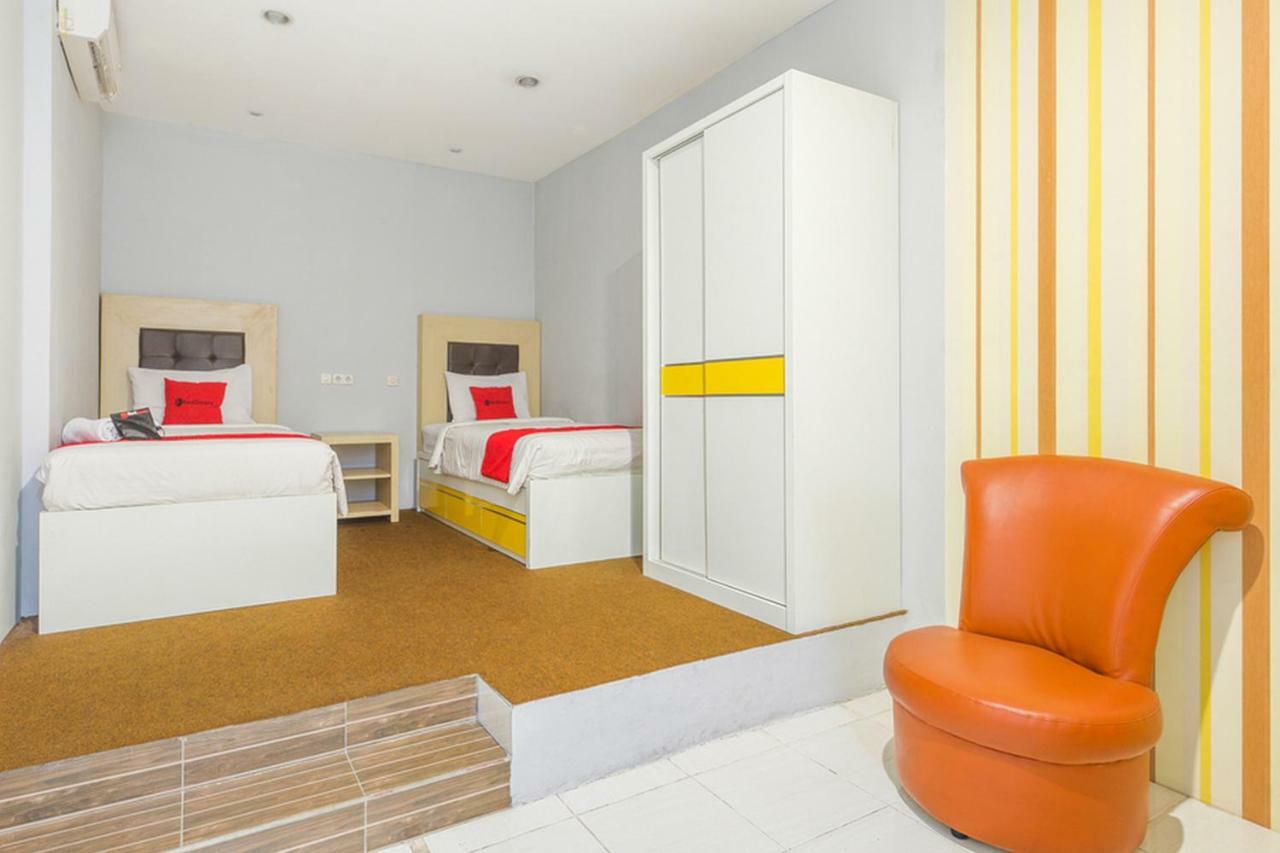 Reddoorz At Siwalankerto Surabaya Hotel Kültér fotó